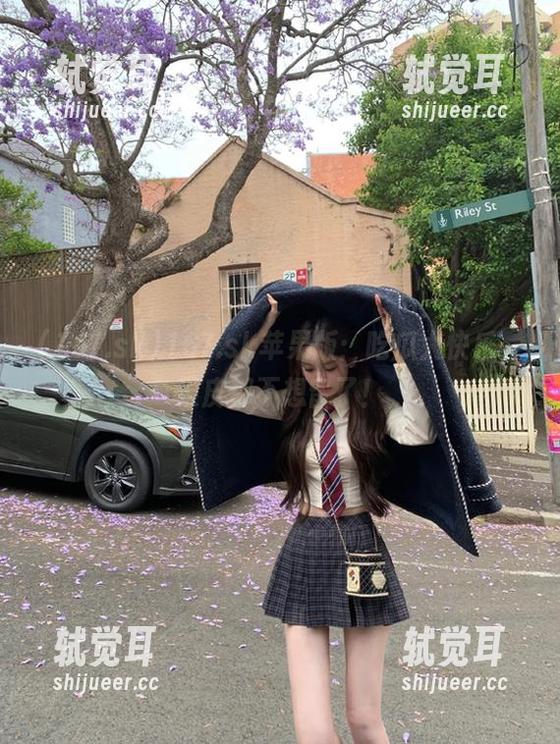 167.sk苹果版：吃瓜太快乐，果皮都不想留了！