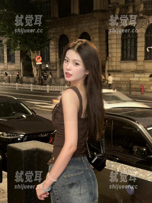 51吃瓜 你以为51吃瓜官网只有瓜?其实还有一条不为人知的爆料线路在等着你!