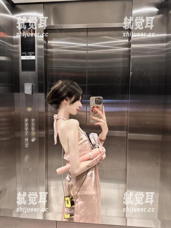 奇幻冒险：打开51吃瓜app，黑料无限循环中！