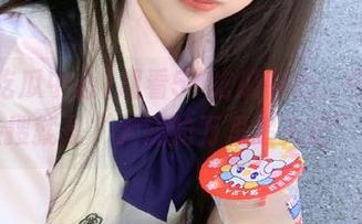观看51吃瓜中心，今天的热搜就是“大妈的万里追夫记”！