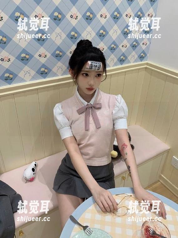 51黑料社区的新身份：在线八卦图鉴，疯狂造型！