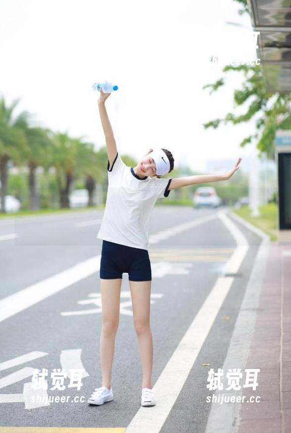 他人都在看电视剧，你在刷718sx苹果版，要不要这么抽离现实？