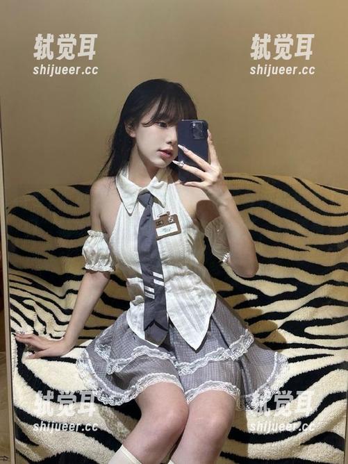 这91吃瓜官网的“今日吃瓜入口”每次都让我想象无数，算了，我还是继续探索吧。