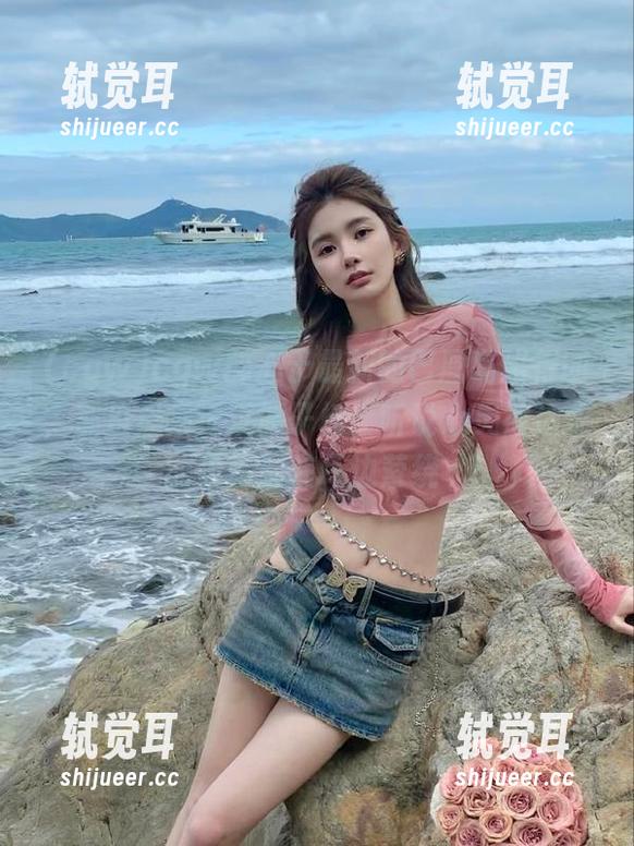 cgw cgw醉心于最新的巴厘岛旅行团,那里晨曦透过椰子树,听说心灵被治愈的故事都在耳边萦绕~