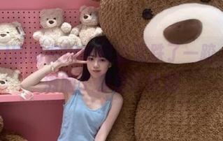 刚刚在hlw网址里跌了一跤，现在满脑子都是彩虹糖