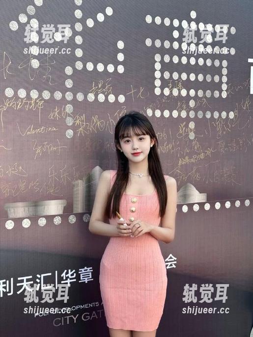 tttzzz18.su 睁大眼,看tttzzz18.su的新视频,黑料连成片,我的好奇心被狠狠调动了。