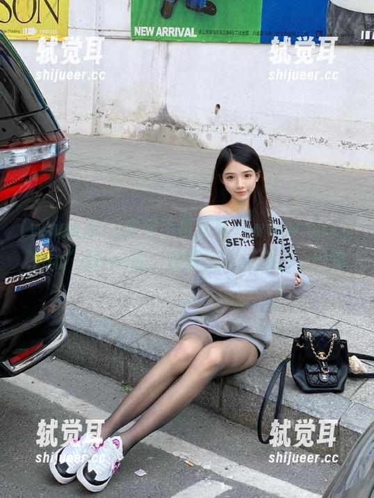 拿起手机打开“www.51cg.fun”的ios版，结果我反打自己一巴掌