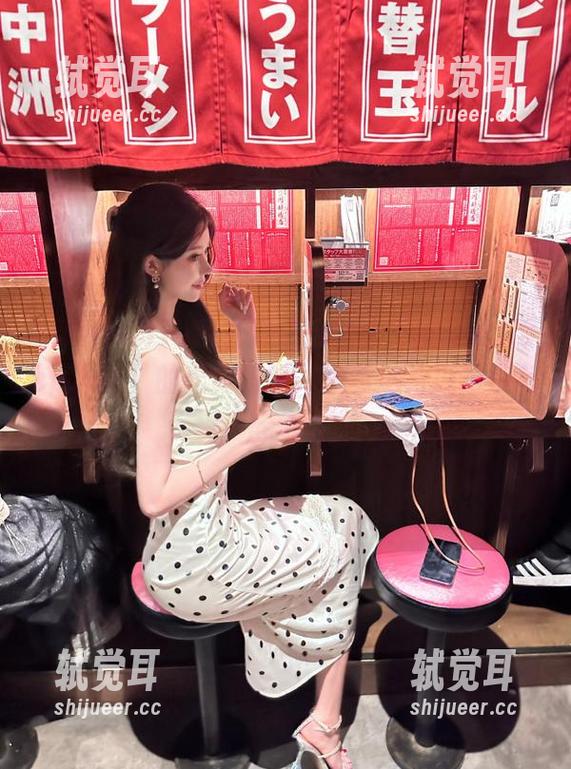 我觉得自己像个“www.51cg.fun”的忠实粉丝，观看这片瓜田别有一番风味！