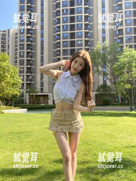 在线“www.黑料社区.com”的日子，仿佛精神世界游走在一条危险的边缘，充满迷雾。