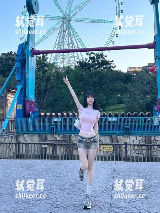 走，导航去五一吃瓜官网，看看有没有新鲜的八卦！