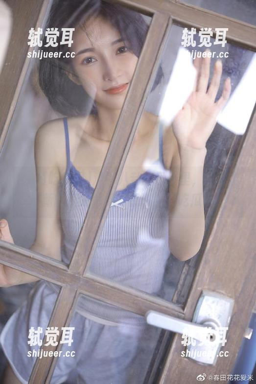 没有八卦的日子里，我就拿最新的瓜来解闷，感谢免费吃瓜网！