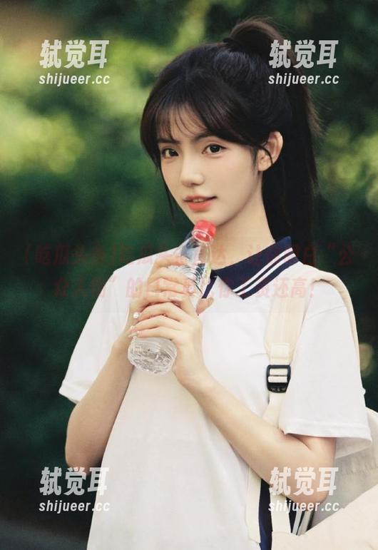 吃瓜头条 吃瓜头条直达,让你明白“公众人物”的日常真比你工资还高!