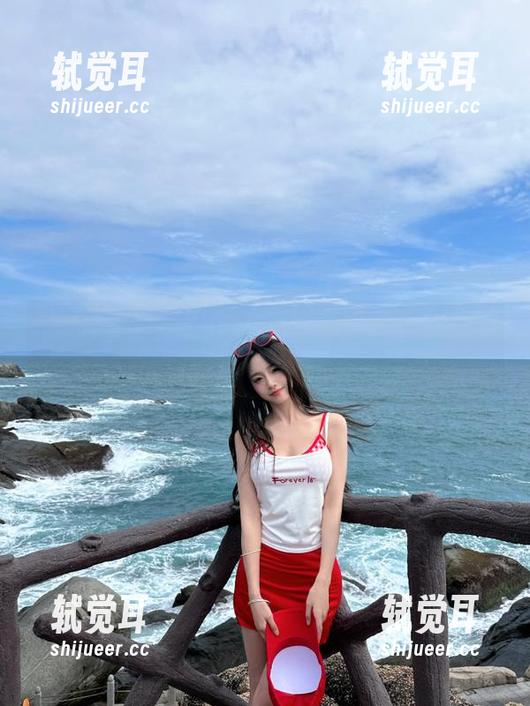 吃瓜网址首页最新动态，流行的梗又在复燃，你敢随意参与吗？