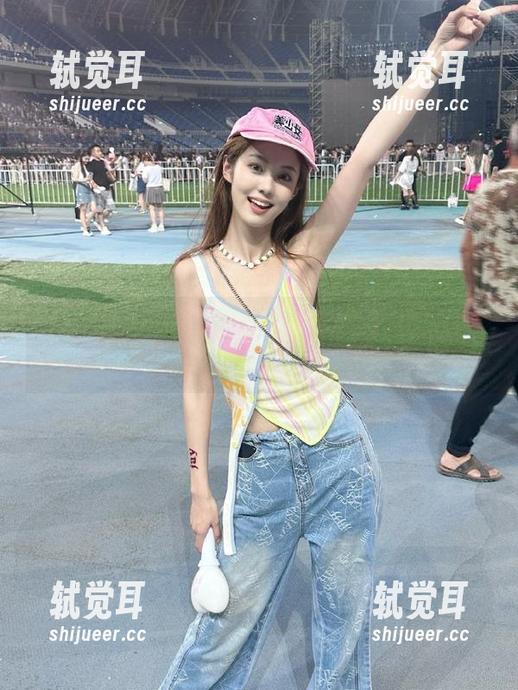 首页观察笔记：扒哥黑料下一步请给我的人生开点提示啊…