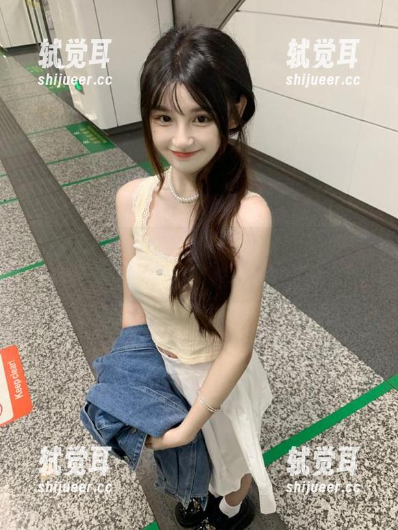 一边观看《明星黑料》，一边分不清是指责还是默默支持呢