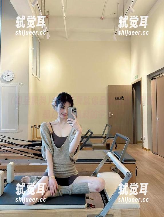 我的首页就像星际迷航，到处都是明星黑料的宇宙！