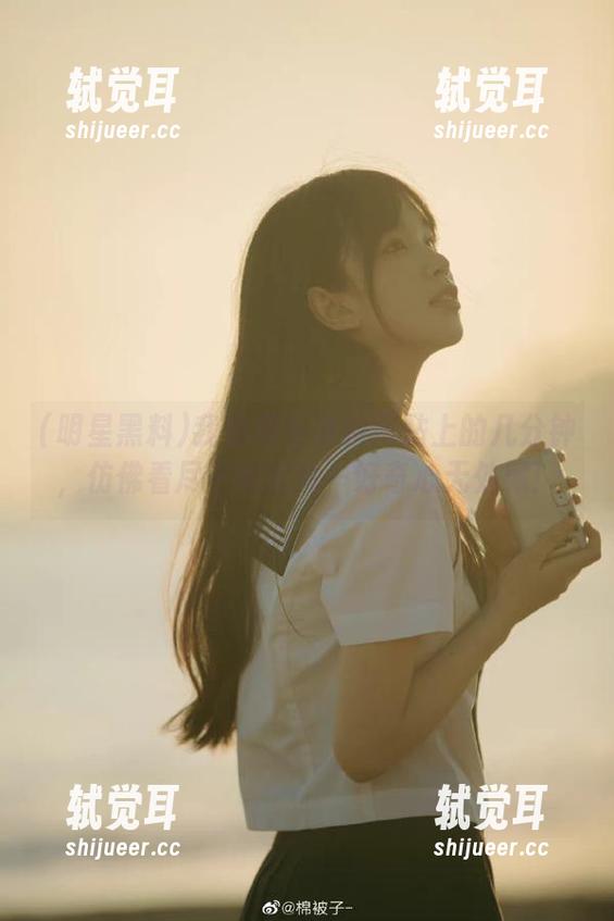 我在明星黑料网站上的几分钟，仿佛看尽千帆过尽—好奇心无处藏！