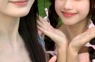 某人登录“网曝吃瓜”，竟然看到了隔壁阿姨的八卦，哈哈！