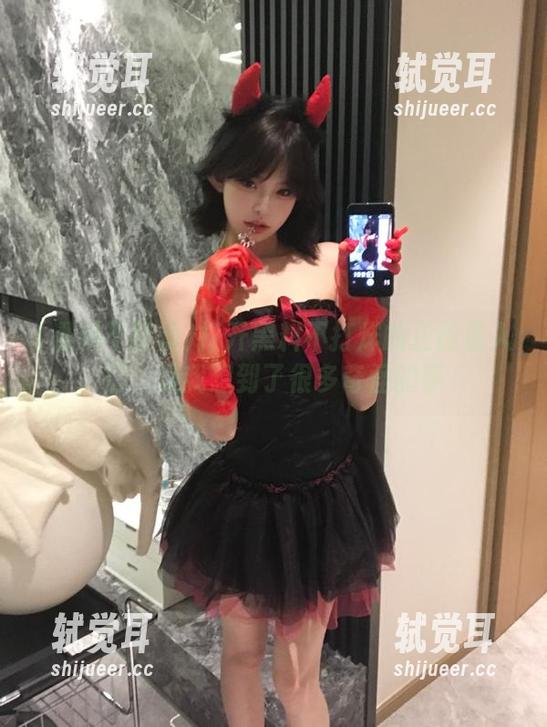 打开黑料不打烊的正能量入口，让我想到了很多奇怪的事