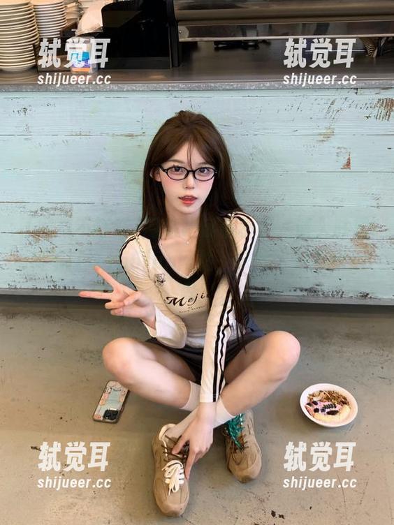 黑料不打烊 网络吃瓜小新手,请入驻黑料不打烊155fun网站,带你飞到不明边界!