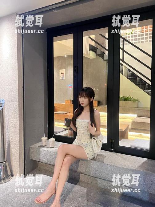 透过“黑料正能量”首页下载，轻松玩转最新吃瓜秘籍