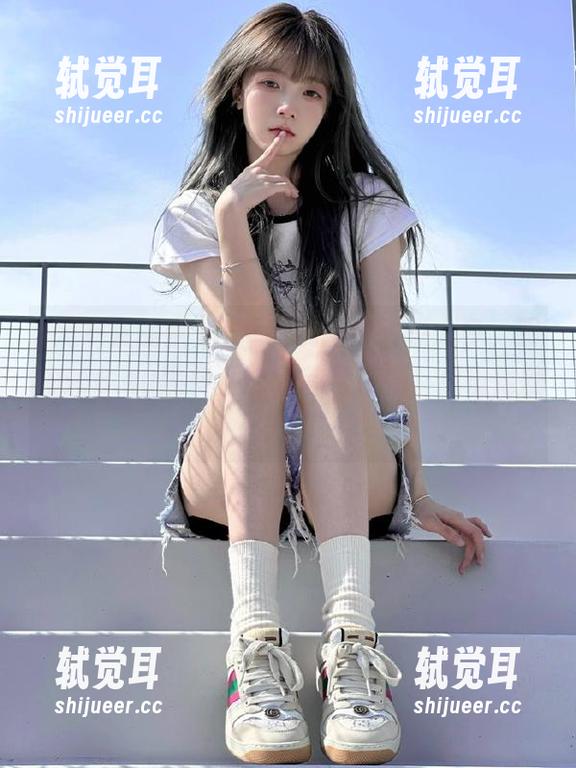 黑料正能量 安卓手机用户别想太多,跟随668.su黑料正能量官网在线,瓜田闹翻天!
