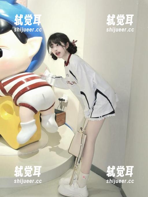 “黑料永远不打烊”，爆料入口不收门票，快来坐在瓜地上聊八卦吧！