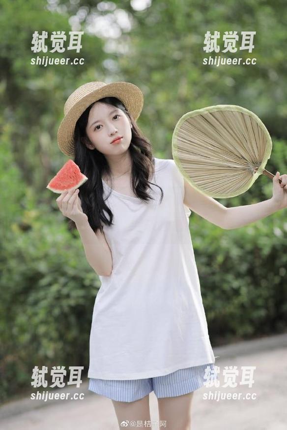 黑料社的链接太吸引了，懒得分析内容，继续瞎看吧。