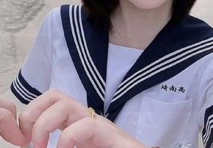 播放黑料网苹果版的内容到深夜，我的惊呼声都快吓到邻居了！