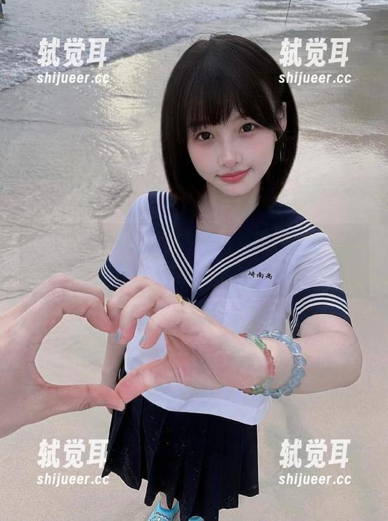 播放黑料网苹果版的内容到深夜，我的惊呼声都快吓到邻居了！