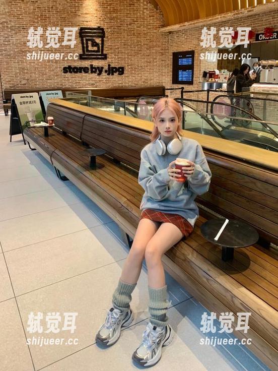 黑料网 手机上打开黑料网的网页,感觉我可能被抓住了,数据都不太敢动……