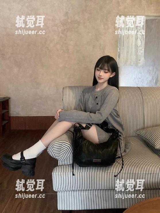 观看“黑社料”下载后，我开始怀疑自己的审美，这套路也太奇特了吧？
